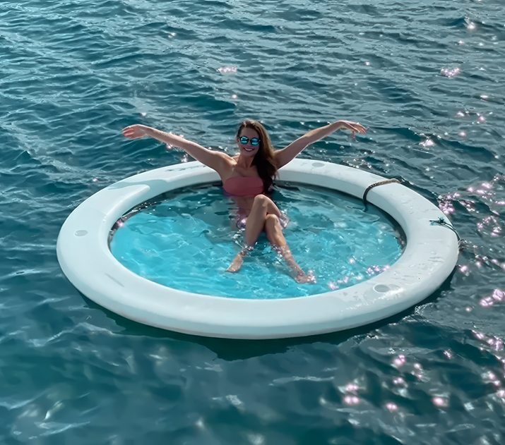 DECKTENT WATER LOUNGE 250 (CIRCLE) – NAPIHLJIVA OKROGLA LOUNGE PLATFORM ZA MOTORNE ČOLNE IN JADRNICE
