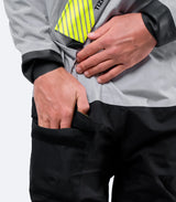 ZHIK ADULT FRONT ZIP SUHA OBLEKA – VRHUNSKA ZAŠČITA ZA HLADNE MORSKE POGOJE