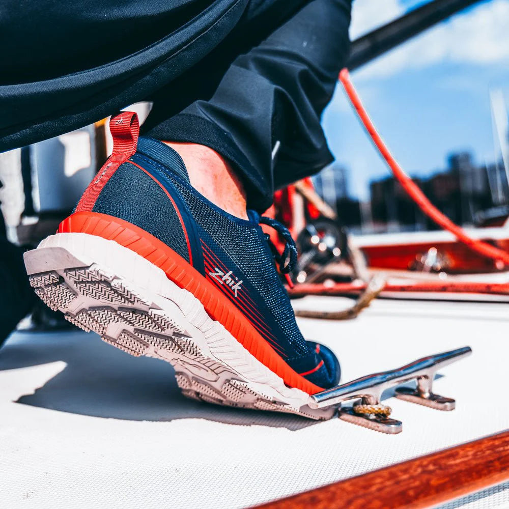 ZHIK SURGE PERFORMANCE RACE SHOE – VRHUNSKI REGATNI ČEVLJI ZA HITROST, OPRIJEM IN UDOBJE
